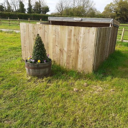 Glamping In Wiltshire The Green Knoll Is A Charm Chippenham (Wiltshire) Exterior foto