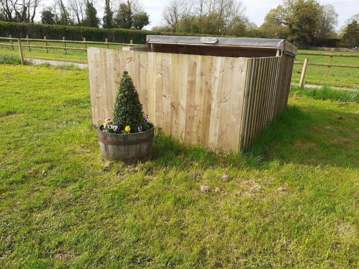 Glamping In Wiltshire The Green Knoll Is A Charm Chippenham (Wiltshire) Exterior foto